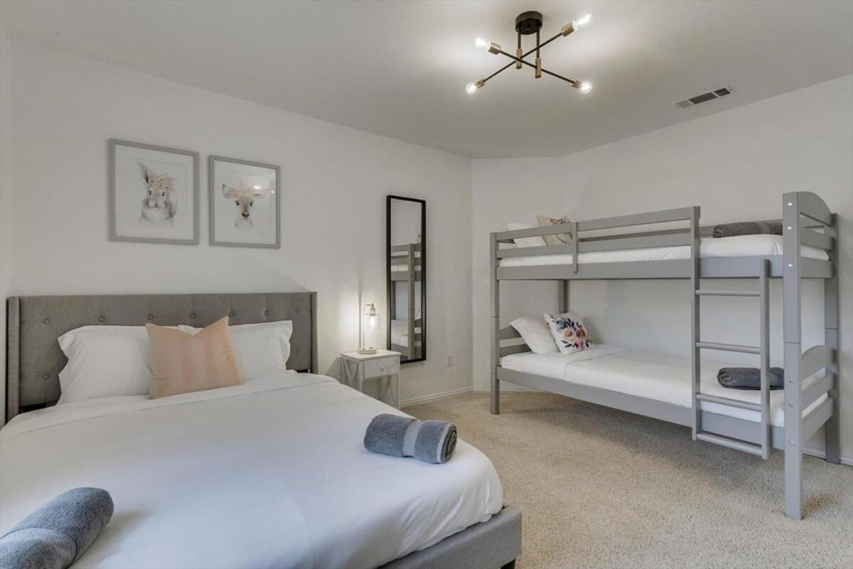 6Br 3,5Ba Home Pool, Hot Tub, Game Room -16 Guests Sachse Bagian luar foto